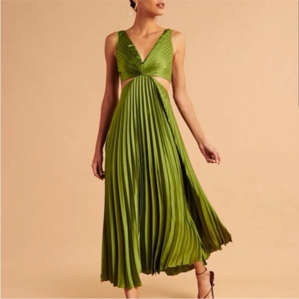 Abercrombie pleated green dress. NWT